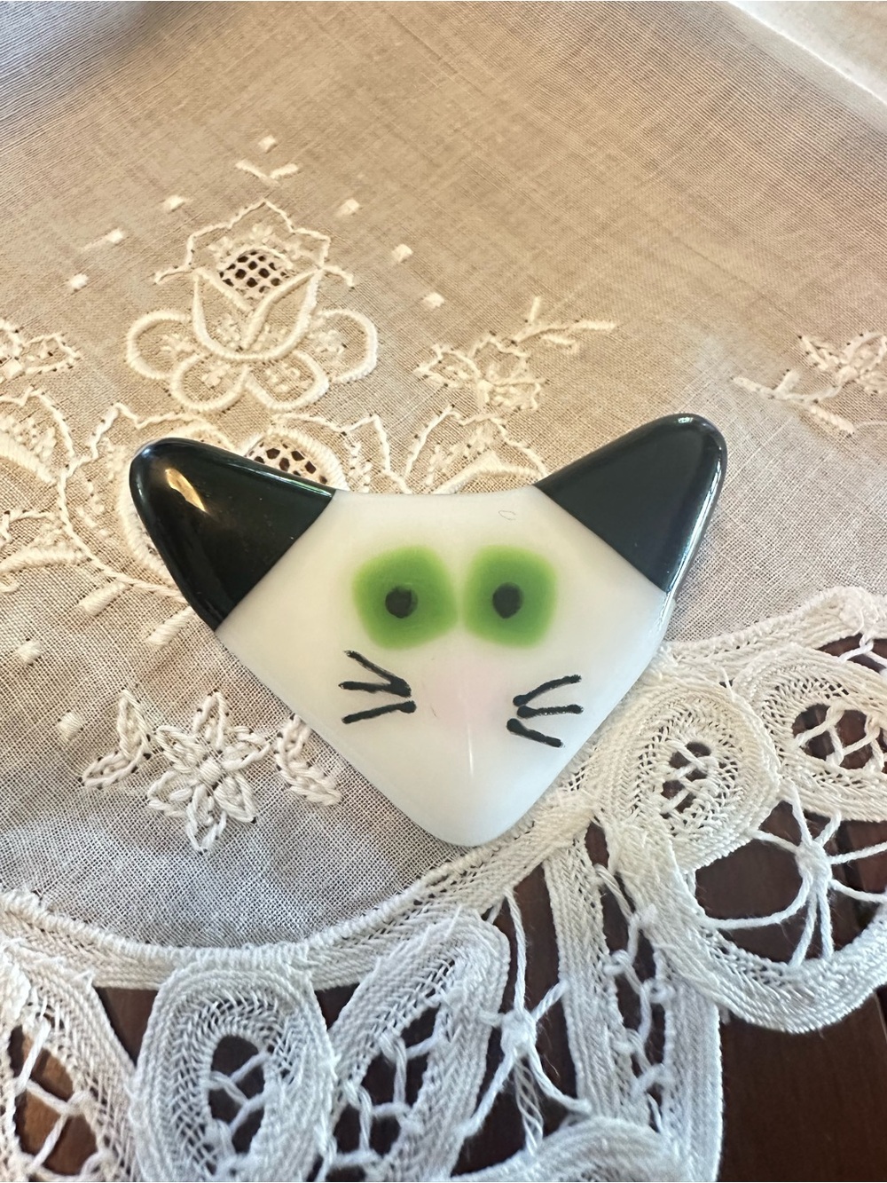 Handmade Fused Glass White Cat Brooch Pin Green Eyes